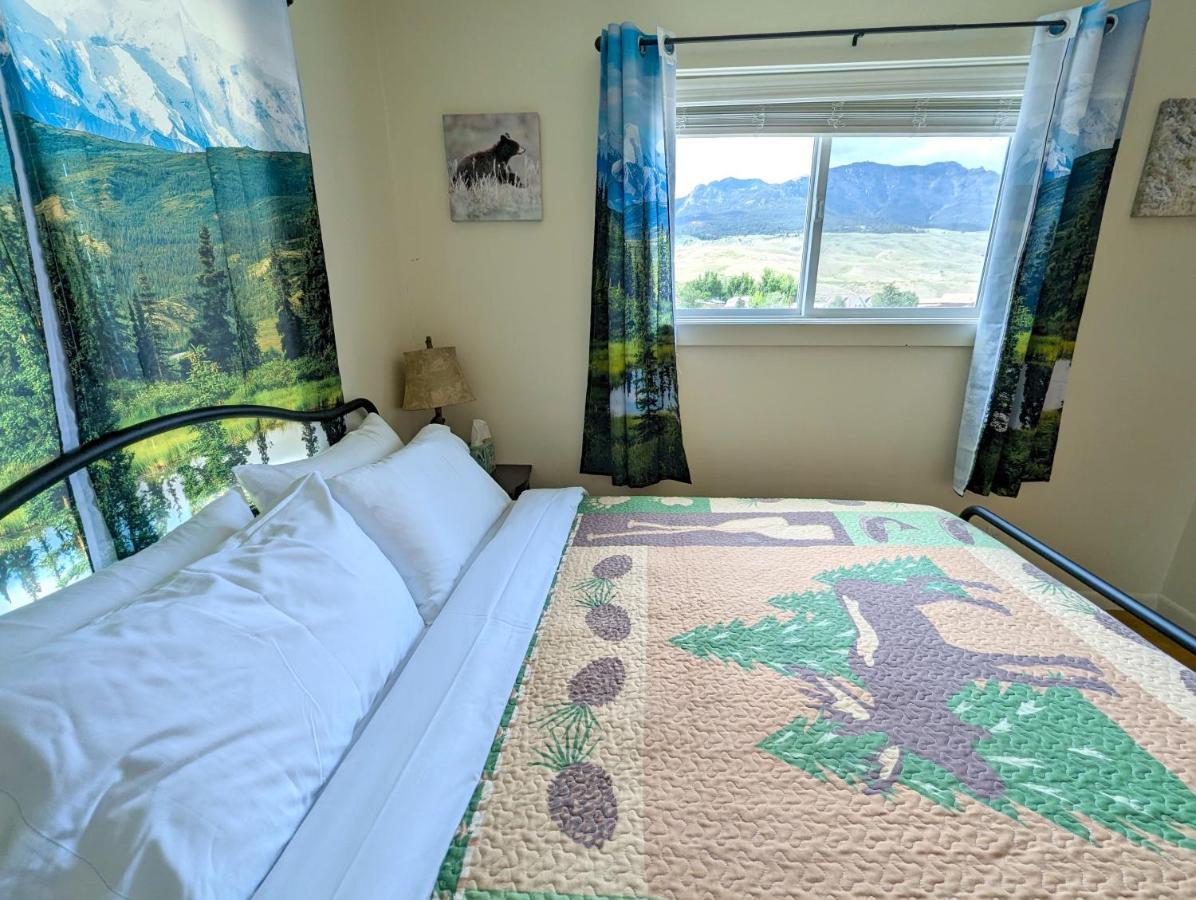 Yellowstone Treasure Guesthouses On The River Гардинер Экстерьер фото