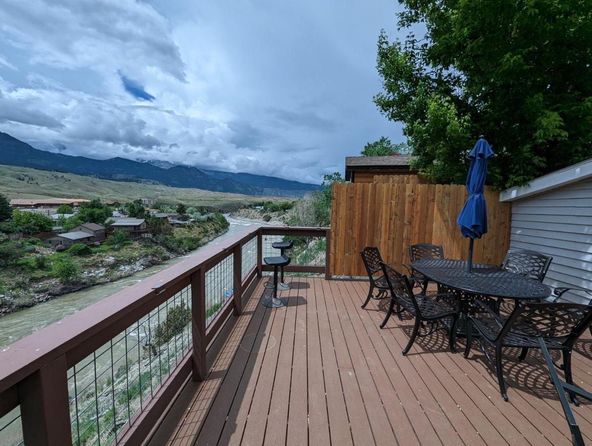 Yellowstone Treasure Guesthouses On The River Гардинер Экстерьер фото