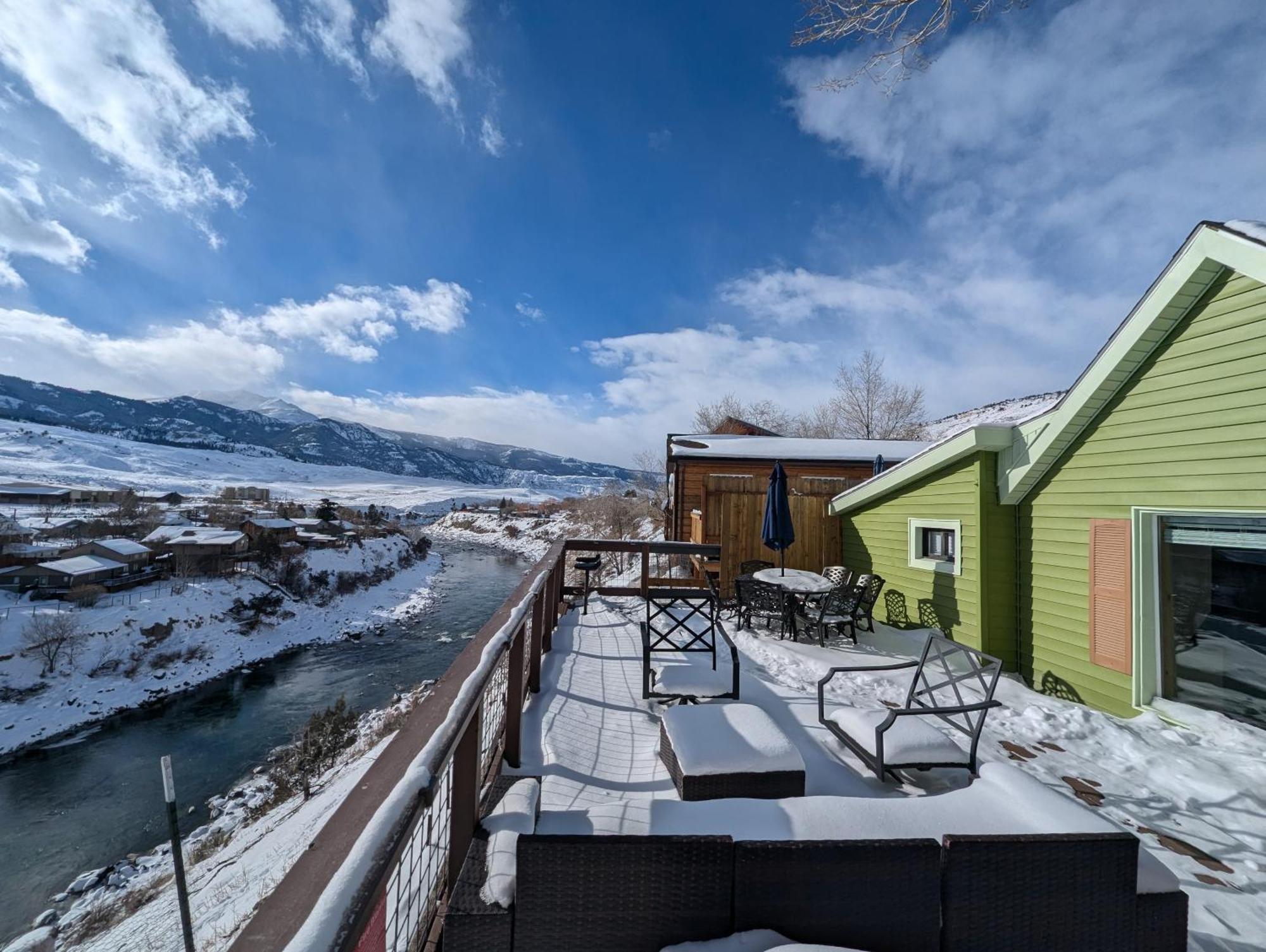 Yellowstone Treasure Guesthouses On The River Гардинер Экстерьер фото